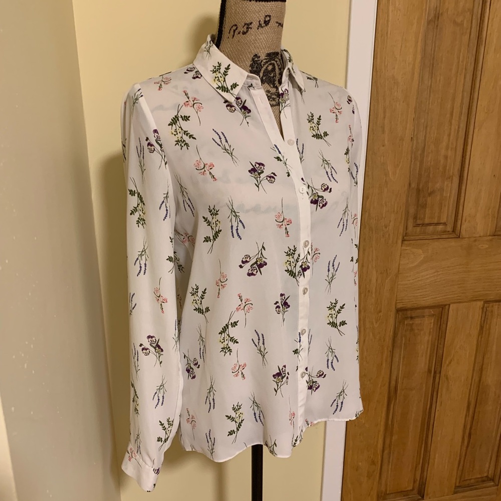 🌿Floral Button down